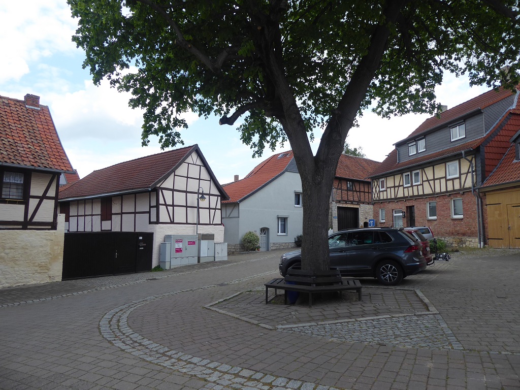 Wohnhaus/Geschäftshaus kaufen in Huy OT Dingelstedt am Huy Ehemaliges
