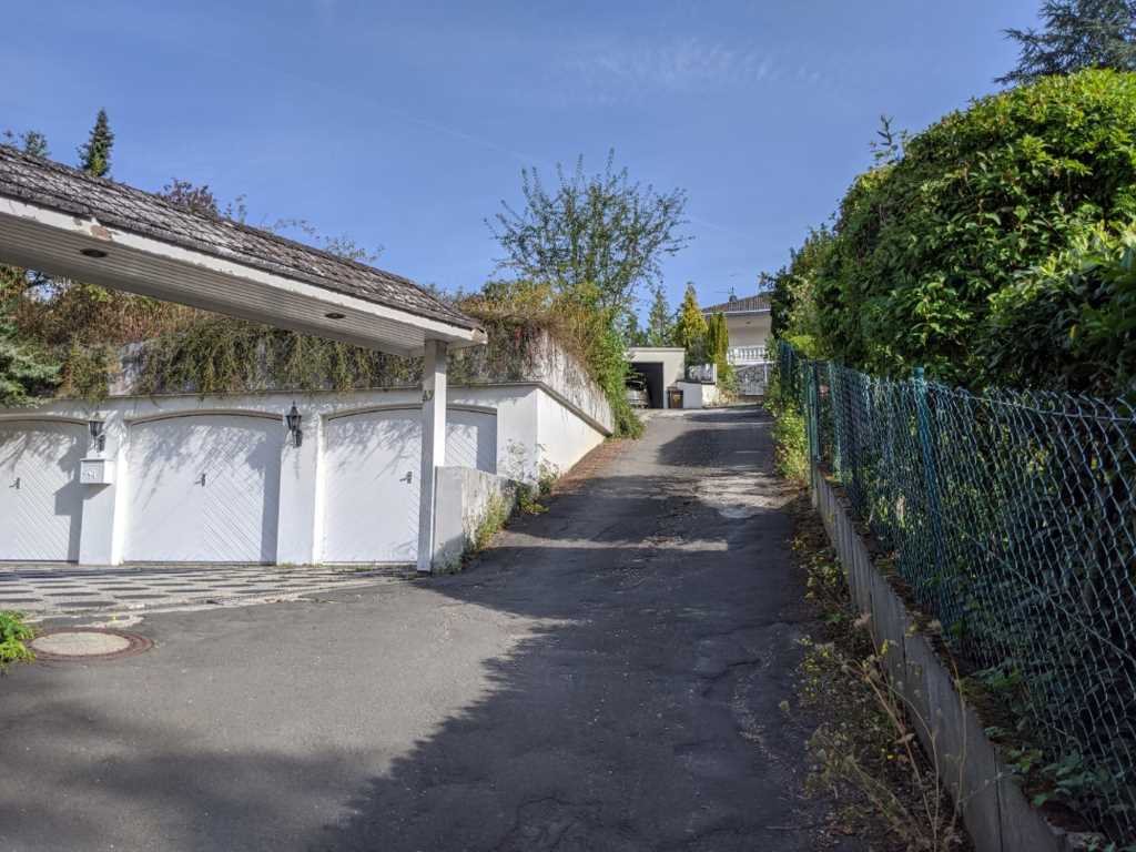 Grundstück kaufen in BadKreuznach Zufahrtsweg für Wohnhäuser am