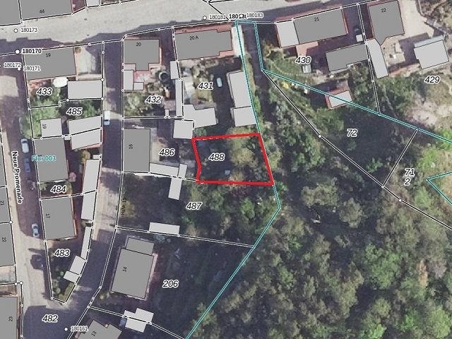 Lageskizze - Mit Bäumen bewachsene Grünfläche hinter Wohnbebauung ca. 3 Autominuten vom Strandbad Buckow am Schermützelsee entfernt