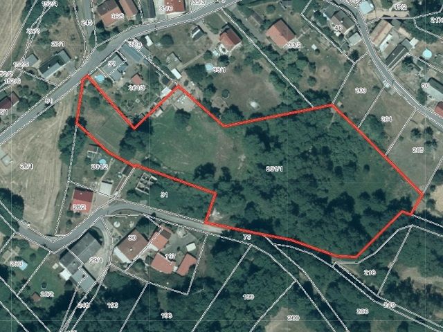 Lageskizze - Über 9.500 m² Grünfläche teilweise mit Baum-/Strauchbewuchs neben Wohngrundstücken - Lage teilweise im Innenbereich