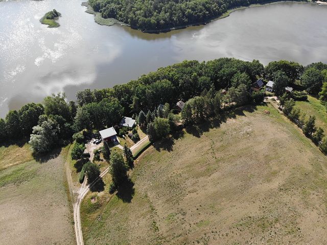 Verkaufsgegenstand und Umgebung - Grundstück in unmittelbarer Ufernähe zum Settiner See **ca. 24 km von Schwerin entfernt**