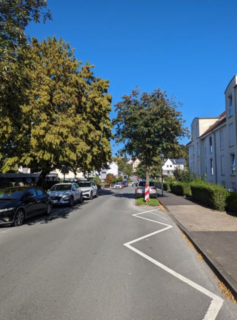 Straße vor dem Grundstück - Grundstück mit Umspannstation in der Klingenstadt Solingen