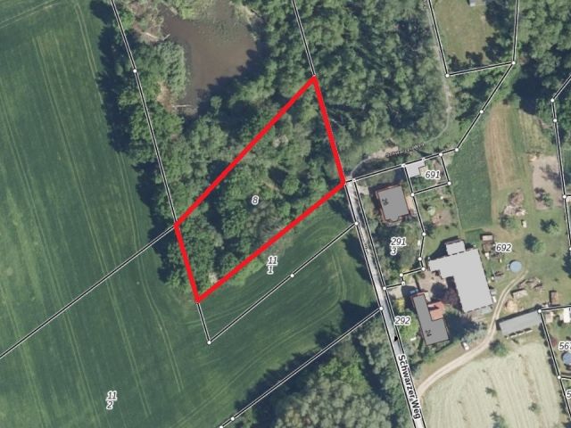 Lageskizze mit Luftbildunterlegung - Vertragsfreie mit Bäumen und Wildwuchs bewachsene Fläche im nordwestlichen ´Berliner Speckgürtel´