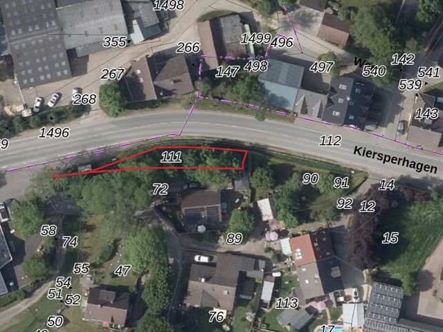 Lageskizze mit Luftbildunterlegung - Straßenbegleitende Freifläche an der B 237 in Kiersperhagen **unmittelbar angrenzend an Bushaltestelle der Linie 94**