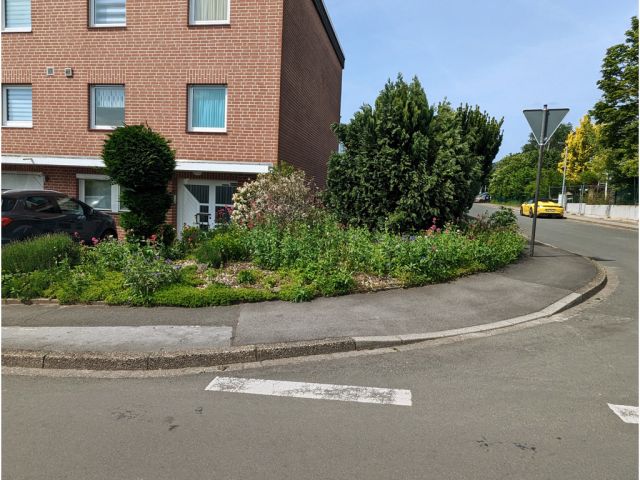Blick auf Verkaufsflurstück 460 und Umgebung - Drei Freiflächen in einem Wohngebiet im östlichen Ruhrgebiet