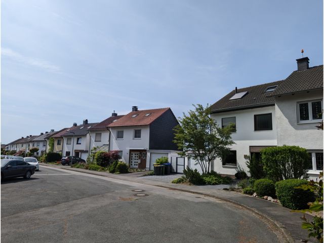 Blick auf umliegende Bebauung - Drei Freiflächen in einem Wohngebiet im östlichen Ruhrgebiet