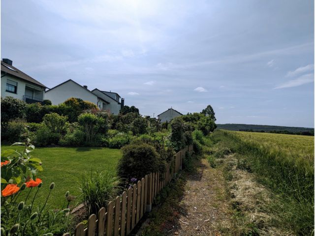 Blick auf Verkaufsfläche und Umgebung - Drei Freiflächen in einem Wohngebiet im östlichen Ruhrgebiet