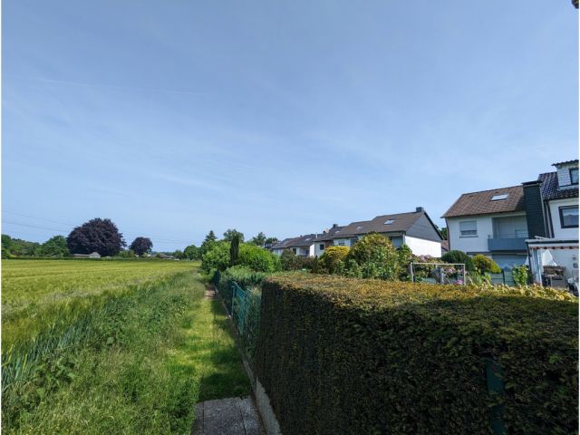 Blick auf Verkaufsfläche und Umgebung - Drei Freiflächen in einem Wohngebiet im östlichen Ruhrgebiet