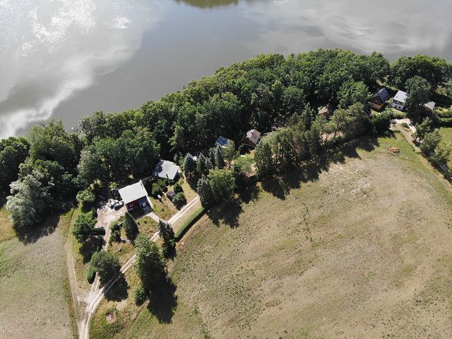 Verkaufsgegenstand und Umgebung - Grundstück in unmittelbarer Ufernähe zum Settiner See **ca. 24 km von Schwerin entfernt**