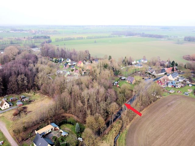 Blick auf den Verkaufsgegenstand mit Umgebung - Tlw. verpachtete Landwirtschafts- Wald- und Wasserfläche zwischen Greifswald und Wolgast