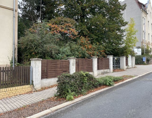 Blick auf den Verkaufsgegenstand - Vertragsfreies Grundstück nahe dem Stadtzentrum **Innenbereich/ehemaliges Gartengrundstück**