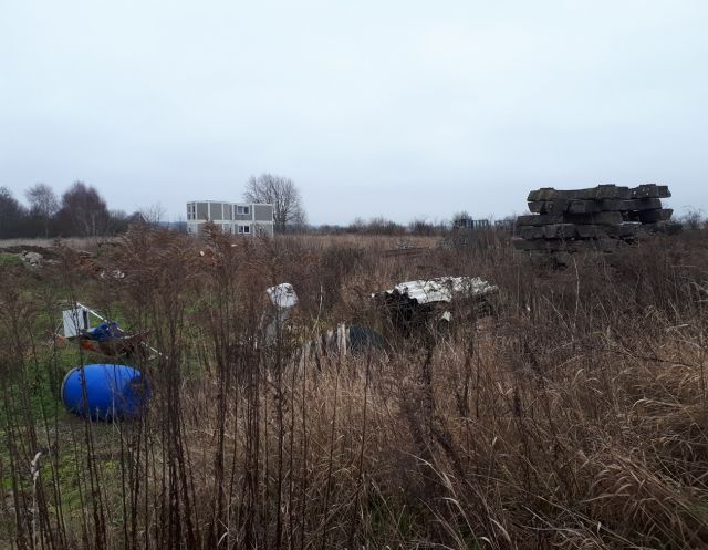 Blick auf den Verkaufsgegenstand mit Umgebung - Vertragslos genutztes Grundstück nahe der Gemeindeverwaltung Heiligengrabe