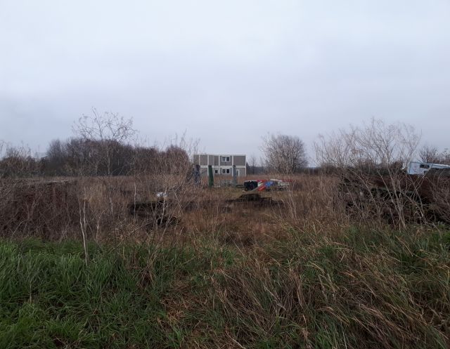 Blick auf den Verkaufsgegenstand mit Umgebung - Vertragslos genutztes Grundstück nahe der Gemeindeverwaltung Heiligengrabe