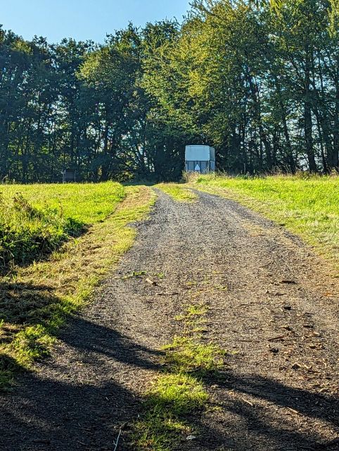 Weg vor dem Grundstück - Landwirtschaftsfläche im Naturpark Nassau