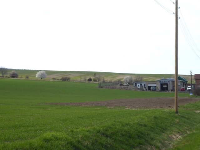 Blick auf Verkaufsfläche und Umgebung - Bis 30.09.2024 verpachtete Landwirtschaftsfläche