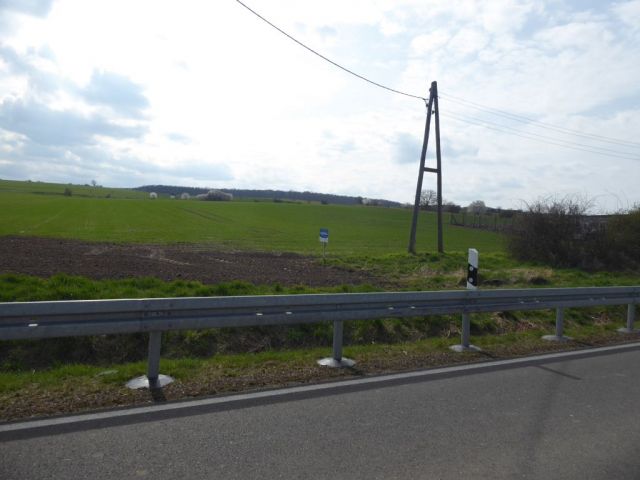 Blick auf Verkaufsfläche und Umgebung - Bis 30.09.2024 verpachtete Landwirtschaftsfläche