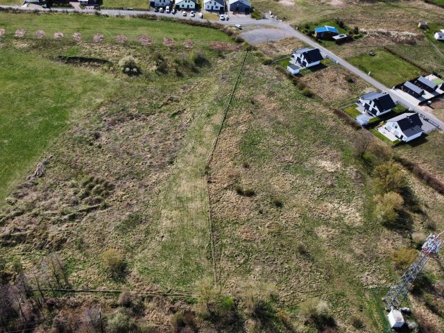 Verkaufsgegenstand und Umgebung - Bis zum 30.09.2029 verpachtete Grünlandfläche **ehem. Deponie angrenzend and Wochenend- und Ferienhausgebiet**