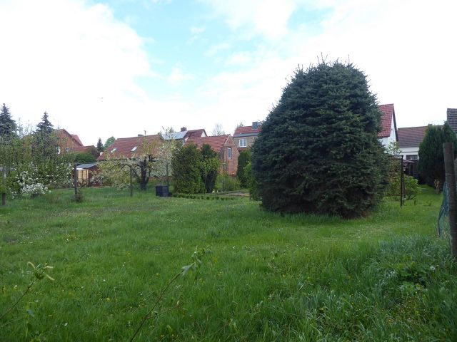 Verkaufsfläche hinter Rothenseer Straße 13 und Umgebung - Baugrundstück mit großzügigem Gartenanteil im Ortskern von Glindenberg *etwa 17 Km nördlich der Altstadt von Magdeburg*
