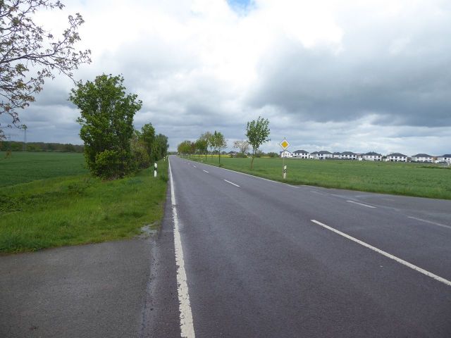 Umgebung - Baugrundstück mit großzügigem Gartenanteil im Ortskern von Glindenberg *etwa 17 Km nördlich der Altstadt von Magdeburg*