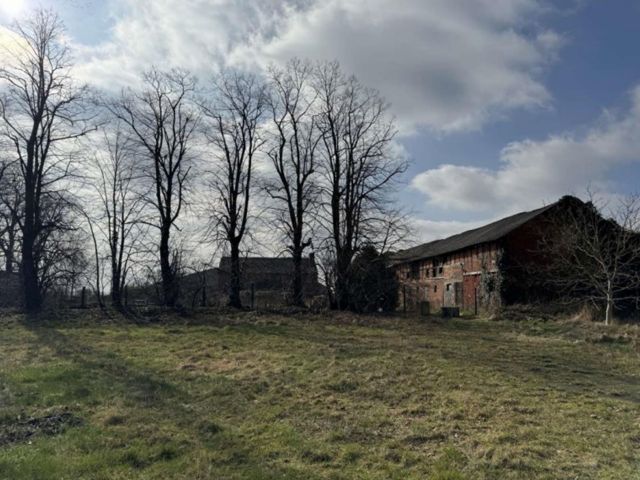 Blick auf den Verkaufsgegenstand - Ehemaliges Gewerbegrundstück mit Stall- und Werkstattgebäude *Lage im Dreiländereck Sachsen-Anhalt, Brandenburg & Niedersachsen*