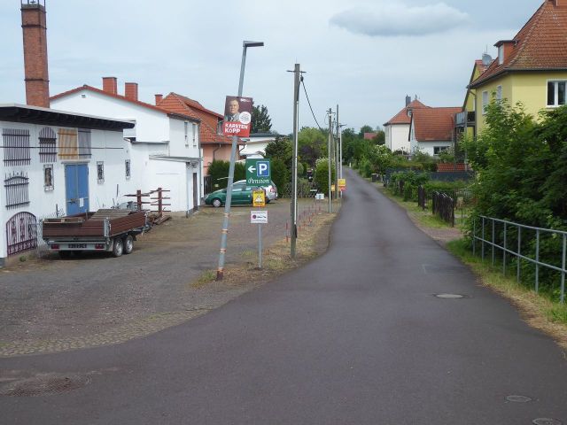 Siedefeld-Privatweg - Teilweise vertragslos genutzte Straße in einem Wohn- und Gartenhausgebiet (ehemalige Gartenkolonie) in Magdeburg