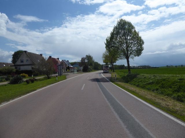 Ansicht Straße Damaschkeplan - Teilweise verpachtetes Grundstück nahe der Saale und südöstlich von Magdeburg