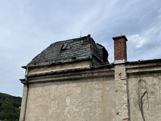 Detailansicht Turmhaube - Leerstehendes ehemaliges Gewerbeobjekt in Ortslage von Aue-Bad Schlema im Erzgebirgskreis
