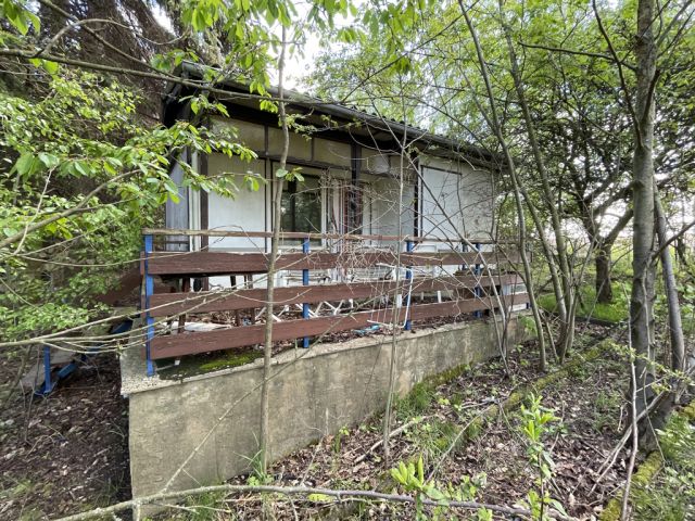 Gartenhaus - Ruhig gelegenes Erholungsgrundstück mit Gartenhaus und Terrasse **Lage zwischen Leipzig, Dresden und Chemnitz**