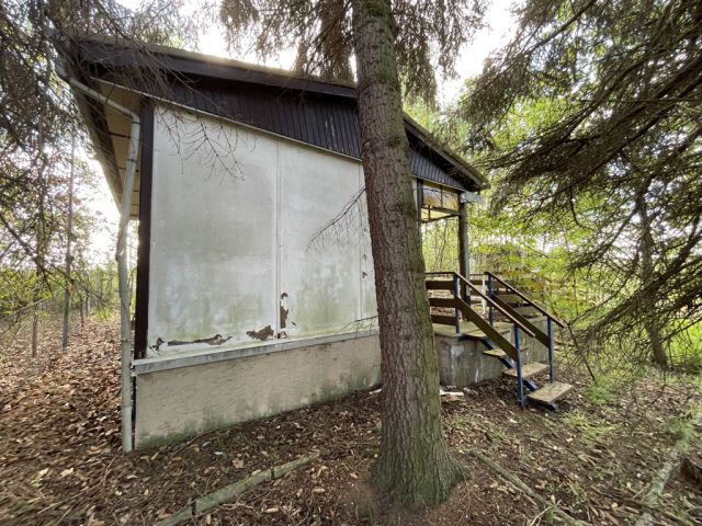 Gartenhaus - Ruhig gelegenes Erholungsgrundstück mit Gartenhaus und Terrasse **Lage zwischen Leipzig, Dresden und Chemnitz**