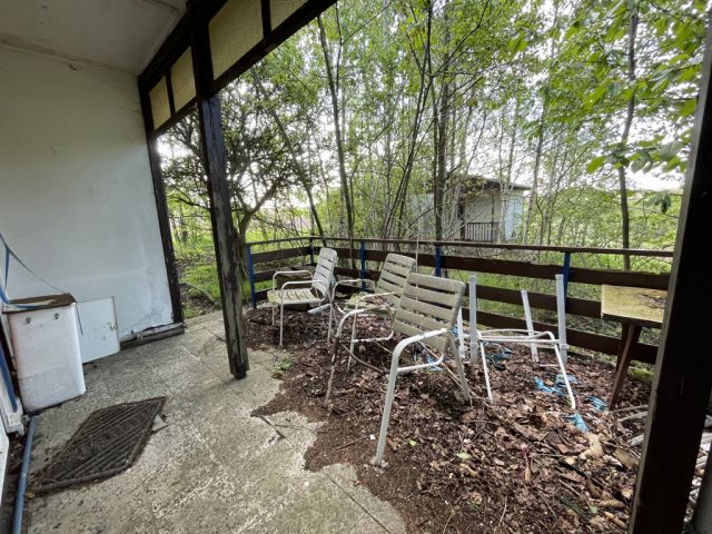 Terrasse  - Ruhig gelegenes Erholungsgrundstück mit Gartenhaus und Terrasse **Lage zwischen Leipzig, Dresden und Chemnitz**