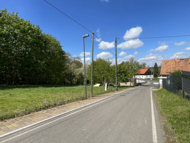 Umgebung - Dorfstraße - Ruhig gelegenes Erholungsgrundstück mit Gartenhaus und Terrasse **Lage zwischen Leipzig, Dresden und Chemnitz**