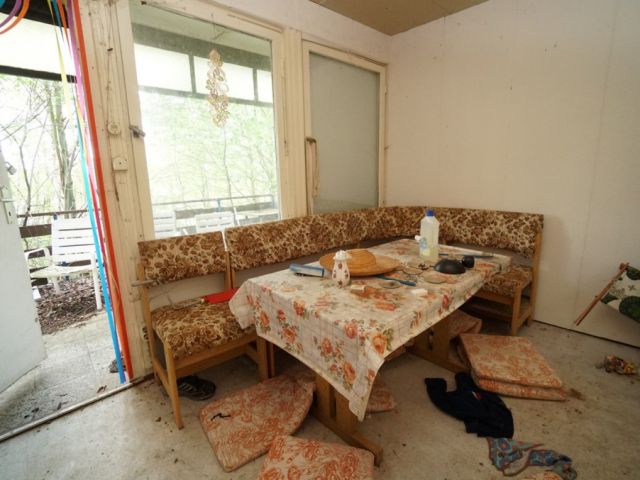 Innenansicht Gartenhaus - Ruhig gelegenes Erholungsgrundstück mit Gartenhaus und Terrasse **Lage zwischen Leipzig, Dresden und Chemnitz**