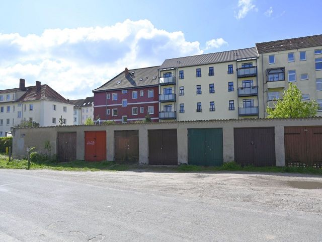 Verkaufsgegenstand mit Garagen in Fremdeigentum und Umgebung - Vermietetes Grundstück mit 13 Garagen im Nutzereigentum in der Landeshauptstadt Schwerin 