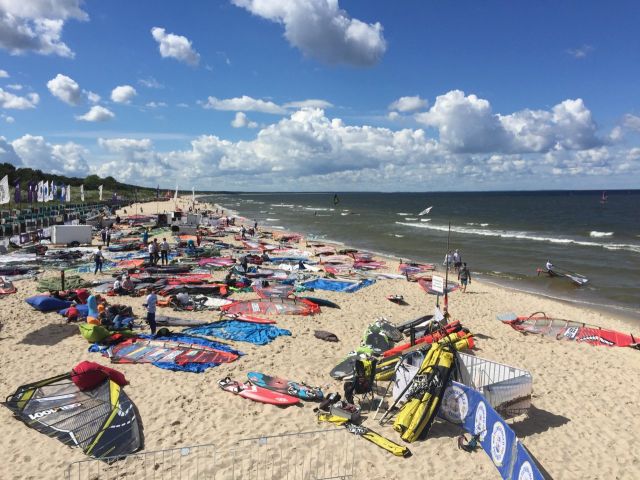 Blick auf den Strand von Zinnowitz - Waldfläche auf der Insel Usedom **nahe Ostseestrand von Zinnowitz**