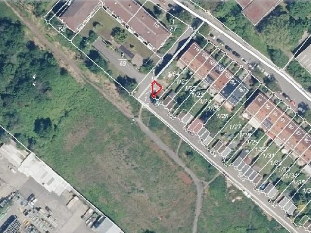 Lageskizze - Kleines Grundstück mit Trafohäuschen angrenzend an Wohnbebauung in Frankfurt am Main