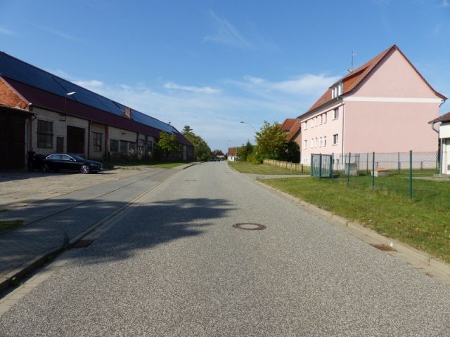 Straßenansicht und Umgebung - Baugrundstück in Angermünde in der Uckermark  **ruhige und naturnahe Lage**