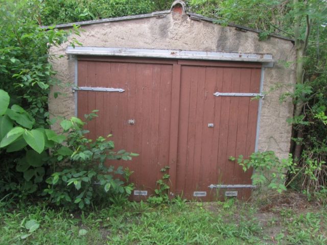 Garage auf Flurstück 125 - Vertragsfreie Baulücke und gegenüberliegender ehemaliger Garten mit abrissreifer Garage **zwischen Magdeburg und Leipzig**