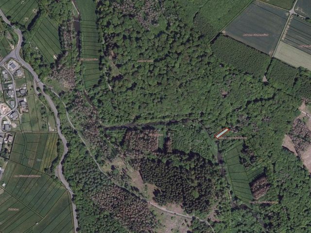 Lageskizze mit Umgebung und Luftbildunterlegung - Bewaldete Uferfläche an der ´Nister´ im Westerwald in der Kroppacher Schweiz und unterhalb der ´Schiefergrube Assberg´