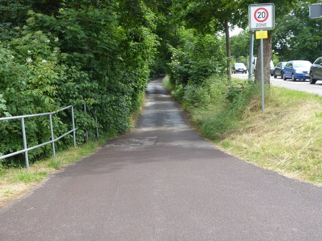 Waldluftweg - Unbebautes Grundstück mit Anliegerstraße in einem Wohn- und Gartenhausgebiet (ehemalige Gartenkolonie) in Magdeburg