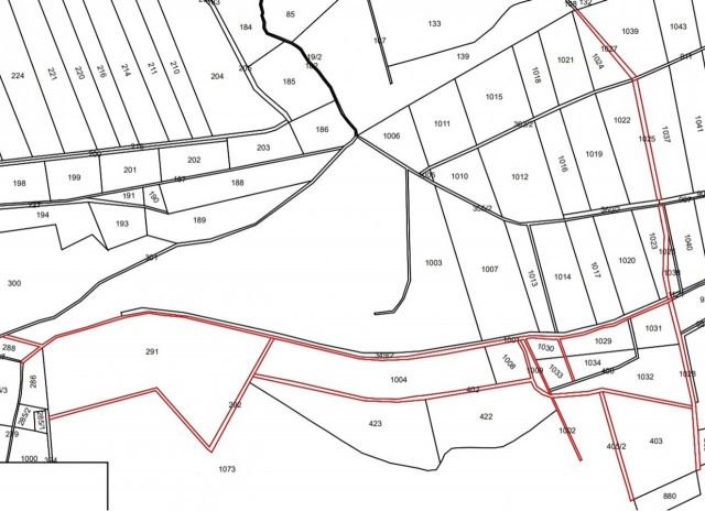 Lageskizze - Schmale Grundstücksflächen mit insgesamt über 1,7 Hektar (unter anderem Acker- und Grünland, Gräben und Wegflächen)