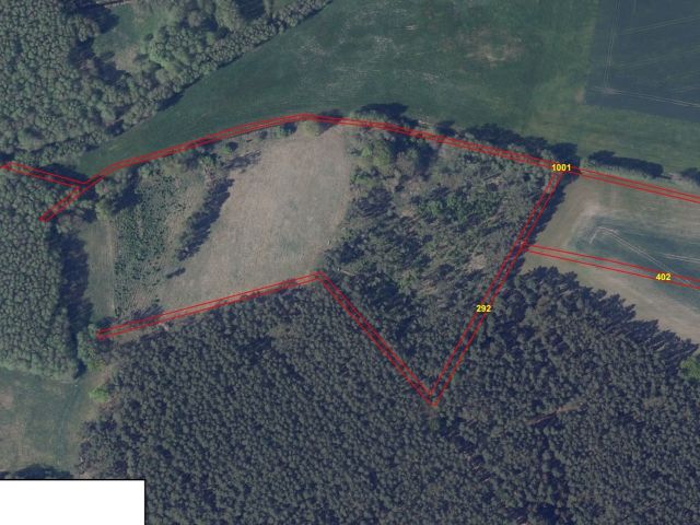 Lageskizze mit Luftbildunterlegung West - Schmale Grundstücksflächen mit insgesamt über 1,7 Hektar (unter anderem Acker- und Grünland, Gräben und Wegflächen)