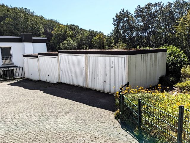 Grundstücksteil auf welchem sich nach Aufteilungsplan Garage Nr. 5 befinden soll - Miteigentumsanteil in einer WEG-Anlage **Sondereigentum an einer Garage - nicht errichtet**