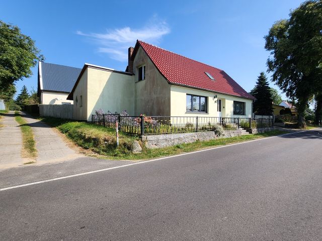 Blick in die Straße - Vertragsfreies Grundstück unweit vom Peenestrom **etwa 25 km von der Ostsee entfernt**