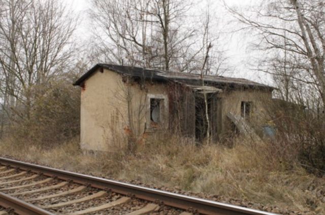 Blick auf Verkaufsobjekt und Umgebung - Ehemaliges Bahnwärterhaus im Oberlausitzer Bergland und direkt an der Tschechischen Landesgrenze