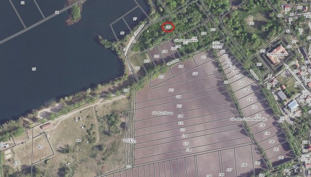 Lageskizze mit Umgebung und Luftbildunterlegung - Vertragsfreie Waldfläche nahe dem Baggersee & dem Schloss Gusow