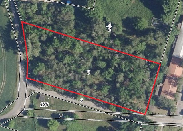 Lageskizze - Mit Laubwald bestockte Fläche südlich von Wohnbebauung und angrenzend an das Tierheim Falkensee