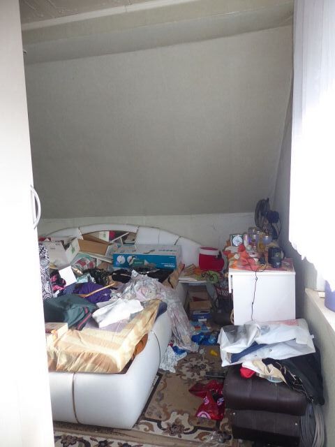 Innenansicht DG - Leerstehende Doppelhaushälfte mit Garage innerhalb einer Wohnsiedlung ca. 1 km nördlich des Marktplatzes von Teuchern