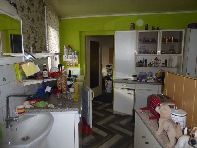 Innenansicht EG - Leerstehende Doppelhaushälfte mit Garage innerhalb einer Wohnsiedlung ca. 1 km nördlich des Marktplatzes von Teuchern