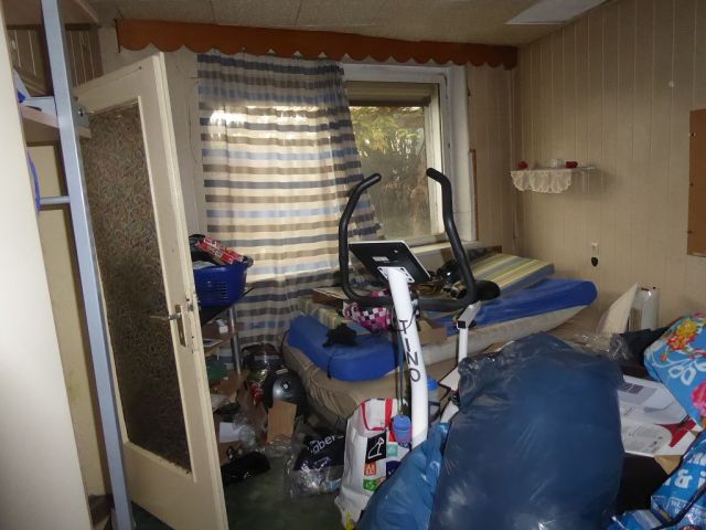 Innenansicht EG - Leerstehende Doppelhaushälfte mit Garage innerhalb einer Wohnsiedlung ca. 1 km nördlich des Marktplatzes von Teuchern