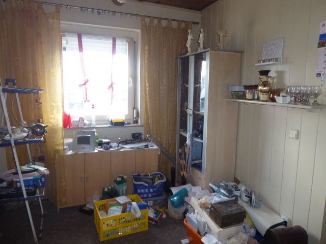 Innenansicht EG - Leerstehende Doppelhaushälfte mit Garage innerhalb einer Wohnsiedlung ca. 1 km nördlich des Marktplatzes von Teuchern